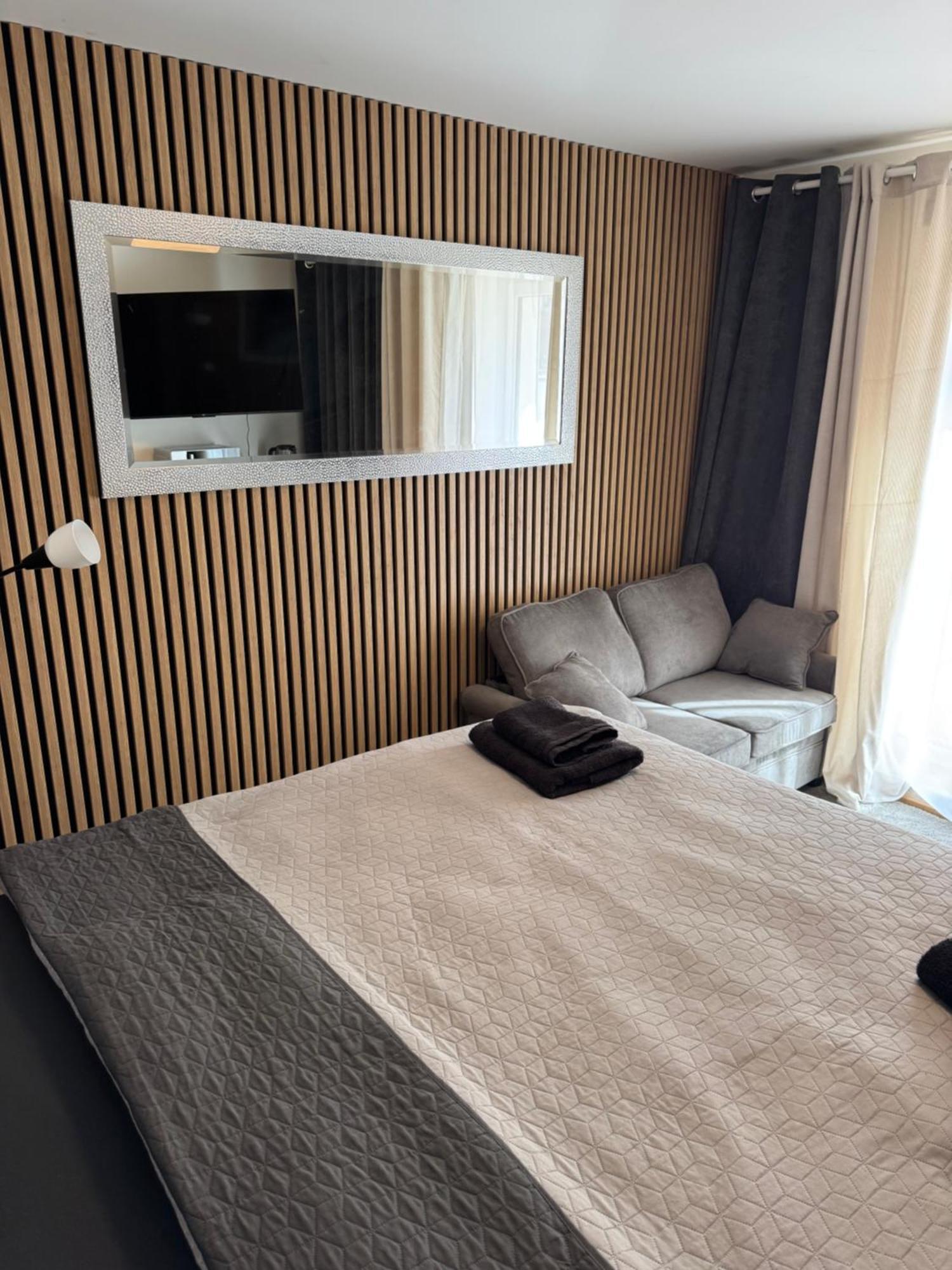 Airport Luxury Apartment & Spa Prag Oda fotoğraf